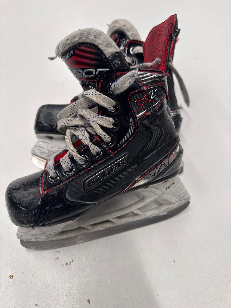 Load image into Gallery viewer, Used Bauer Vapor X2.7 Youth Size 12 Hockey Skates
