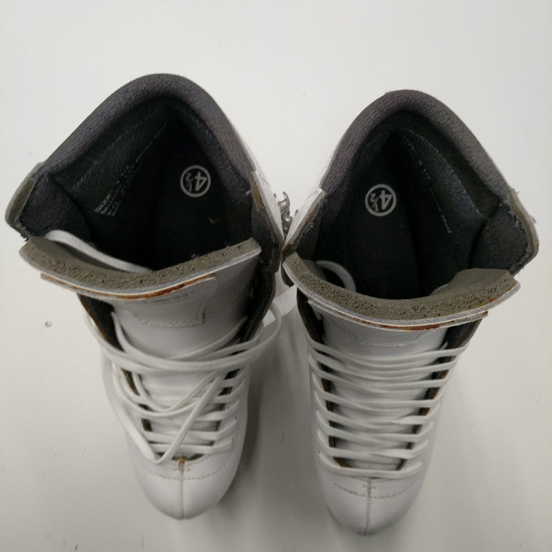 Load image into Gallery viewer, Slightly Used Riedell Diamond Size 4.5 Figure Skates
