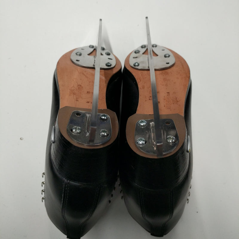 Load image into Gallery viewer, used Riedell mens 223 figure skates size 4
