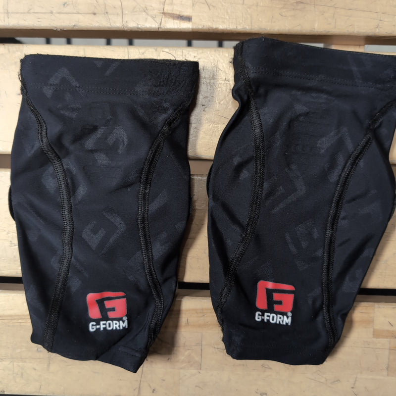 Load image into Gallery viewer, Used G Form Pro2X Knee Pads Size Yth S/M
