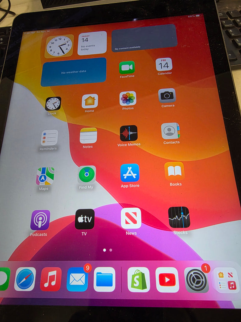 Load image into Gallery viewer, Ipad 5th Generation 32gb used
