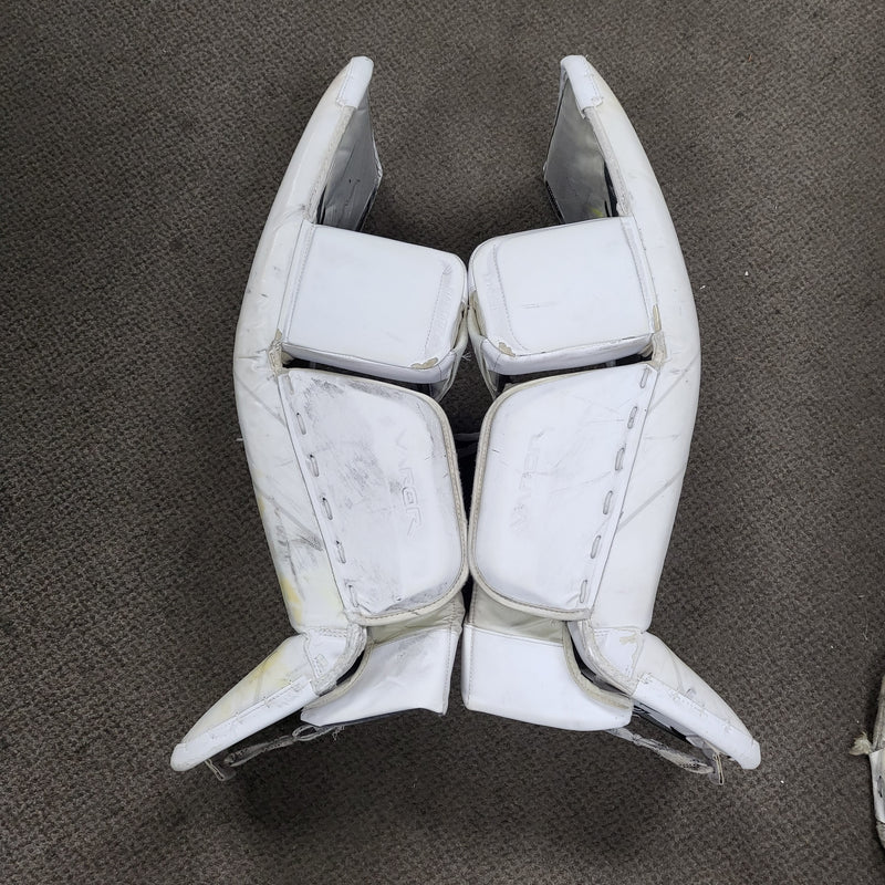 Load image into Gallery viewer, Used Bauer Vapor Hyperlite 2 Sr. Small Goalie Leg Pads
