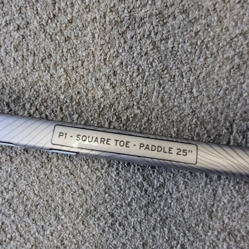Load image into Gallery viewer, CCM XF Goalie Stick - Senior P1 25"
