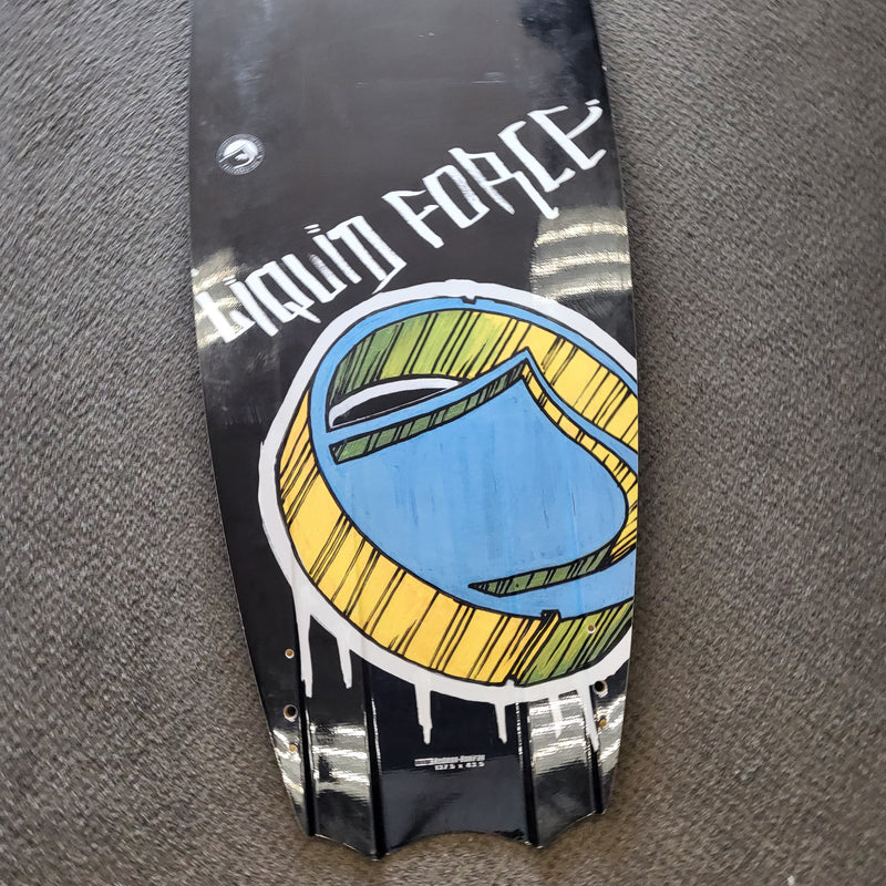 Load image into Gallery viewer, Liquid Force Subjekt 137 wakeboard w/o bindings
