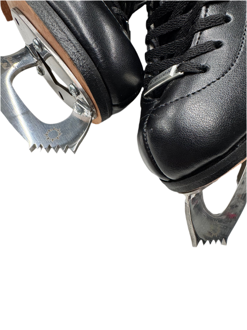 Load image into Gallery viewer, Used Riedell Stride 223 Boys Figure Skates
