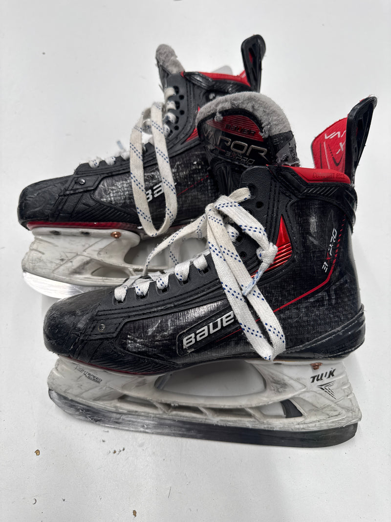 Load image into Gallery viewer, Used Bauer Vapor3x pro Hockey Skates, INT 4 fit. 3

