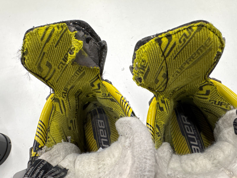 Load image into Gallery viewer, Used Bauer Supreme M4 Hockey Skate, INT 2 EE
