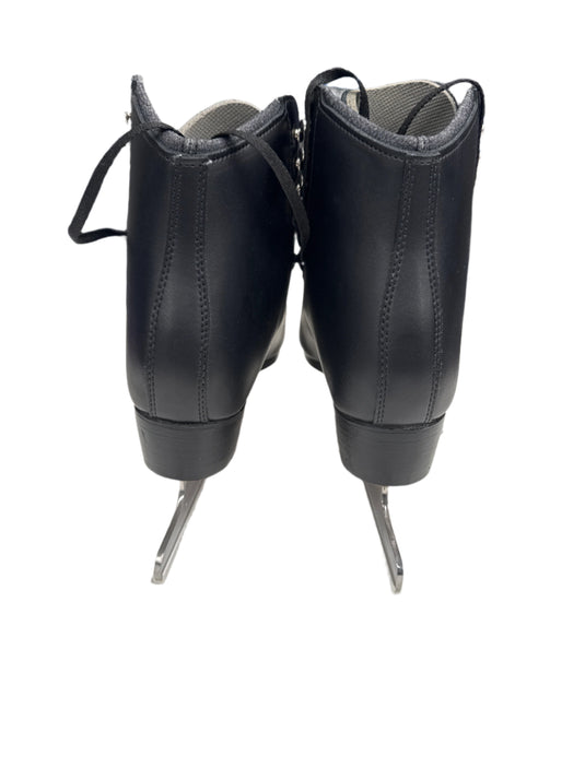 New mens Riedell 223 figure skates size 5