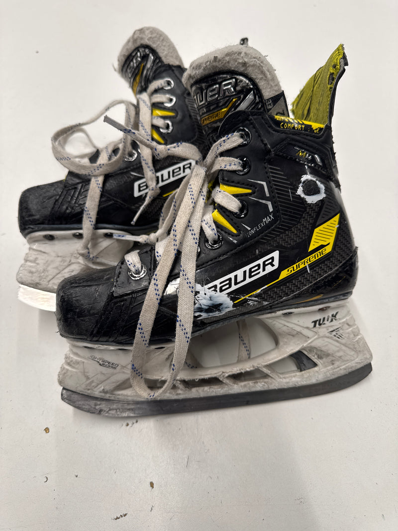 Load image into Gallery viewer, Used Bauer Supreme M4 Hockey Skate, INT 2 EE
