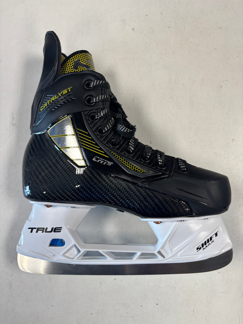 Load image into Gallery viewer, Pre Owned True Catalyst 9 Jr. Size 2 Ice Hockey Skates
