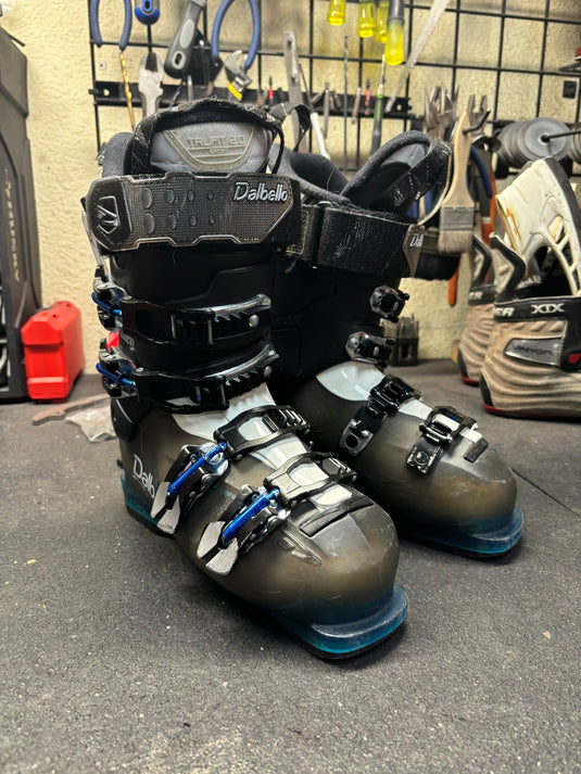 Used Dalbello Sun Valley River Run 235-277mm Ski Boots