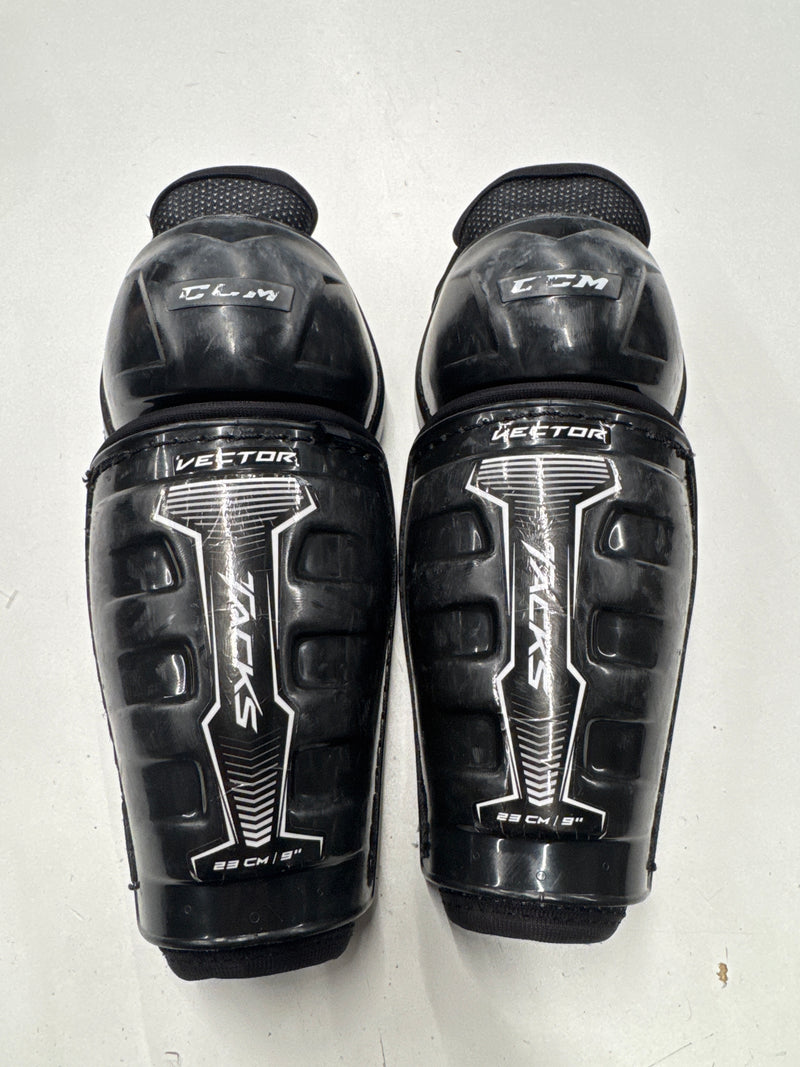 Load image into Gallery viewer, Used CCM Tacks Vector Shin Pads
