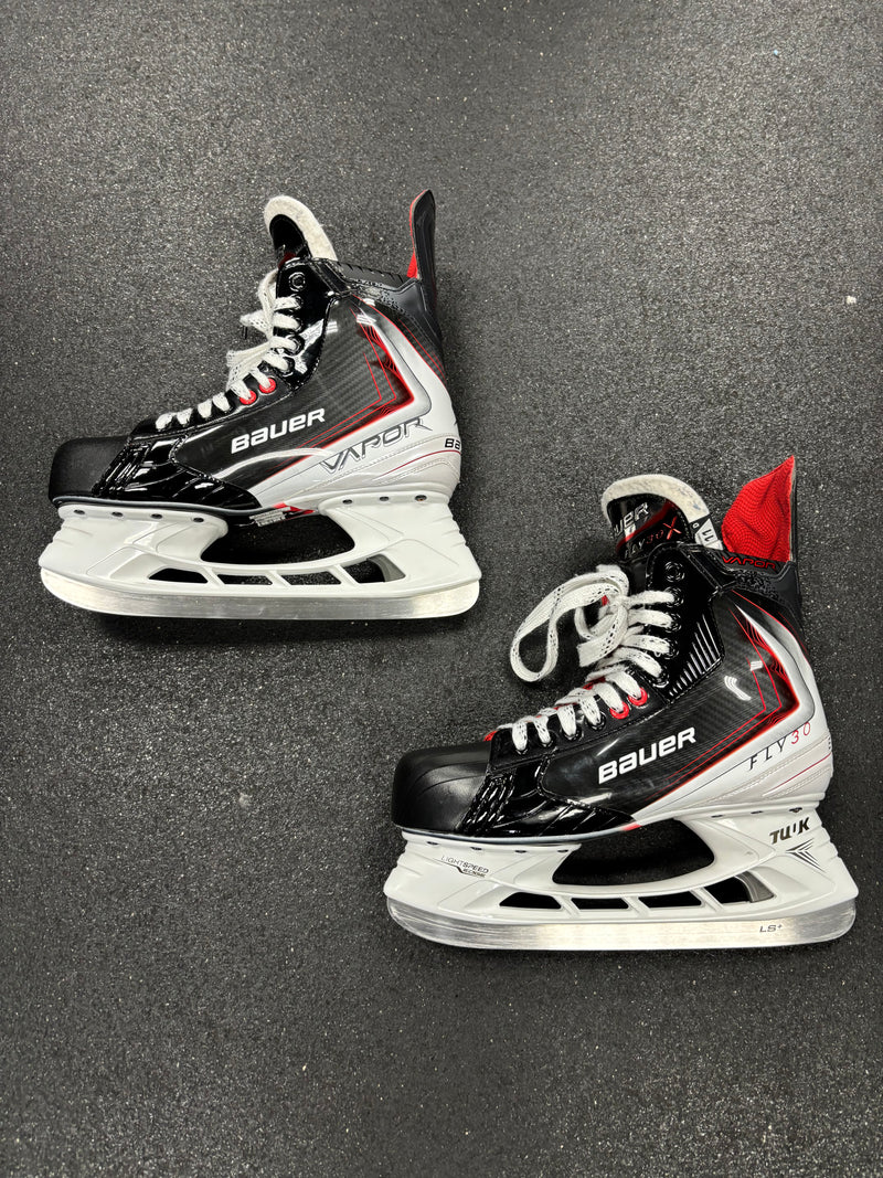 Load image into Gallery viewer, Slightly Used Bauer Vapor Fly30 Sr. Hockey Skates
