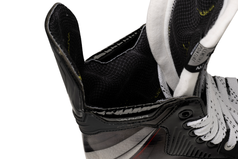 Load image into Gallery viewer, Bauer Fly40 Sr. Hockey Skates

