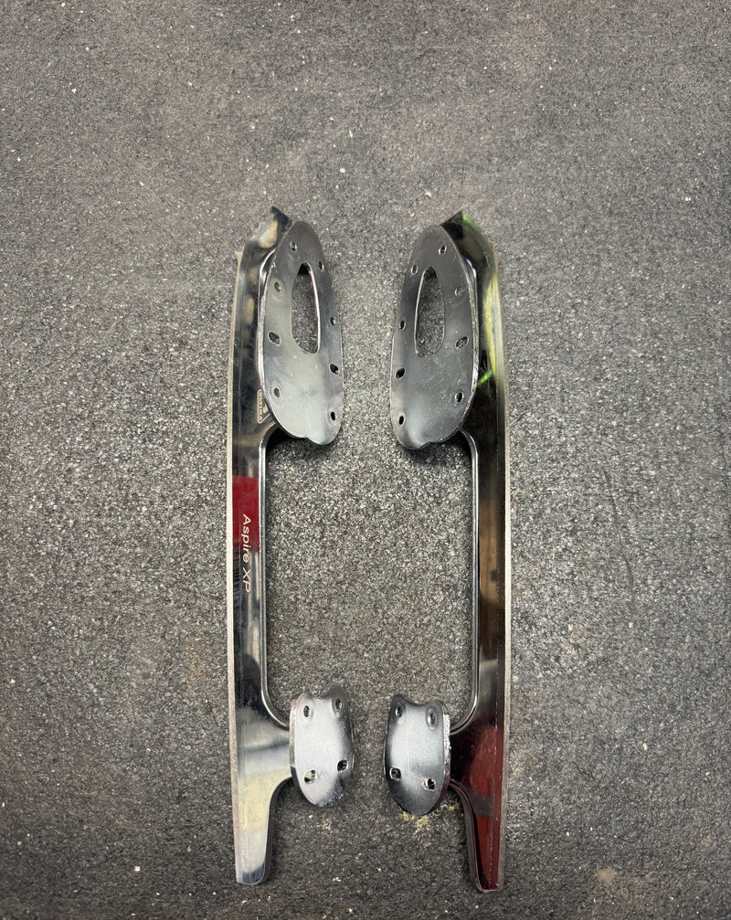 Load image into Gallery viewer, Lightly Used Jackson Aspire XP Blades

