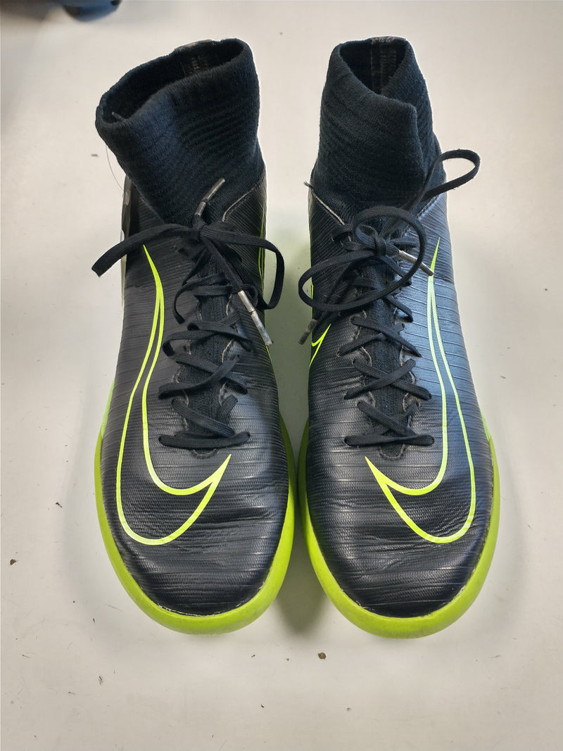 Load image into Gallery viewer, Used Nike Mercurial X Size 5 Youth Indoor Soccer Shoes
