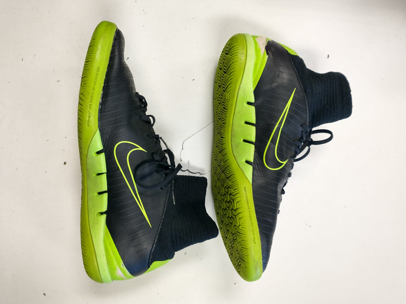 Load image into Gallery viewer, Used Nike Mercurial X Size 5 Youth Indoor Soccer Shoes
