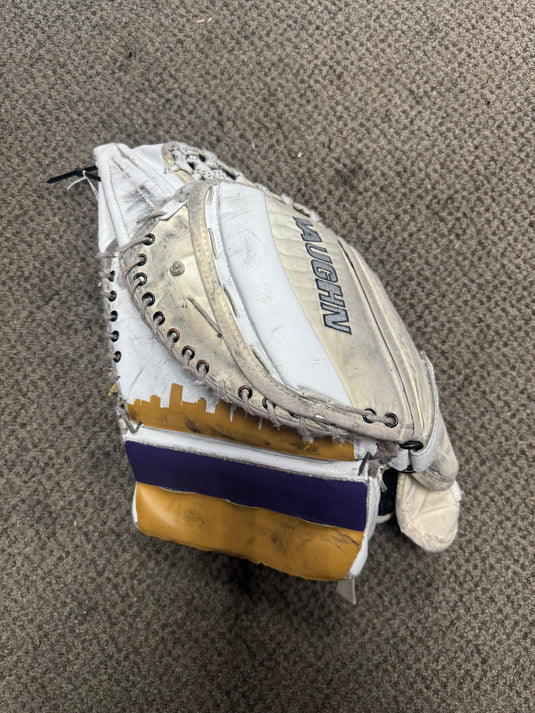 Used Vaughn Washington Huskies Sr. Goalie Glove