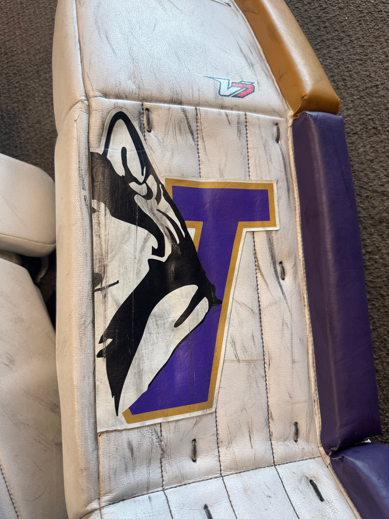 Load image into Gallery viewer, Used Vaughn Velocity V7 Washington Huskies 35 + 1.5" Goalie Leg Pads
