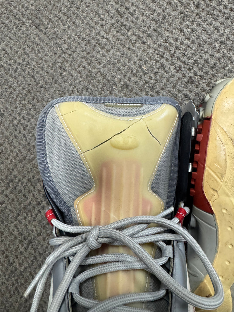 Load image into Gallery viewer, Used Northwave Size 5 Snowboard Boot
