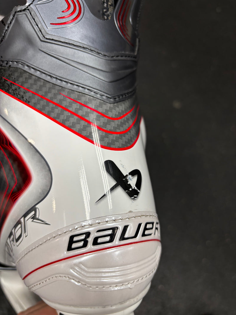 Load image into Gallery viewer, Slightly Used Bauer Vapor Fly30 Sr. Hockey Skates
