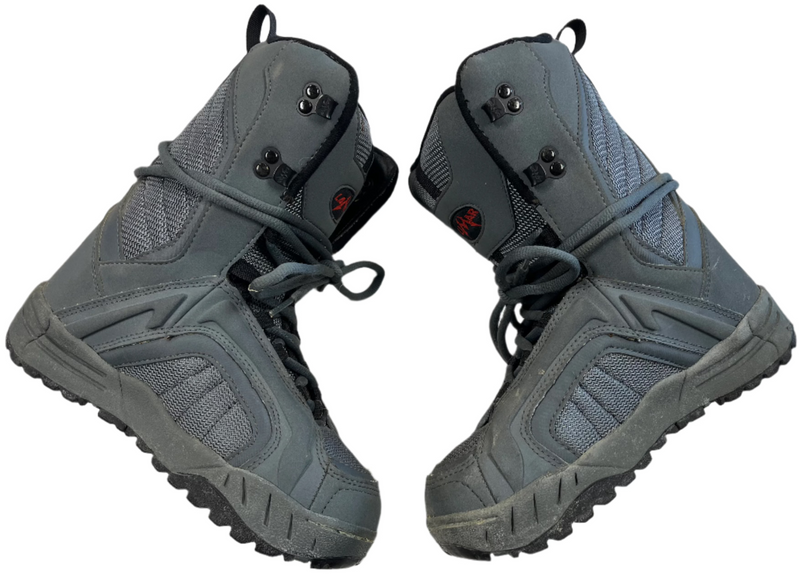 Load image into Gallery viewer, Used Lamar Justice Linerless Junior Size 3 Snowboard Boots
