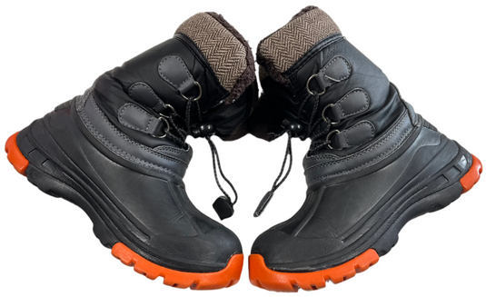 Used Nova Mountain Kids Winter Boots