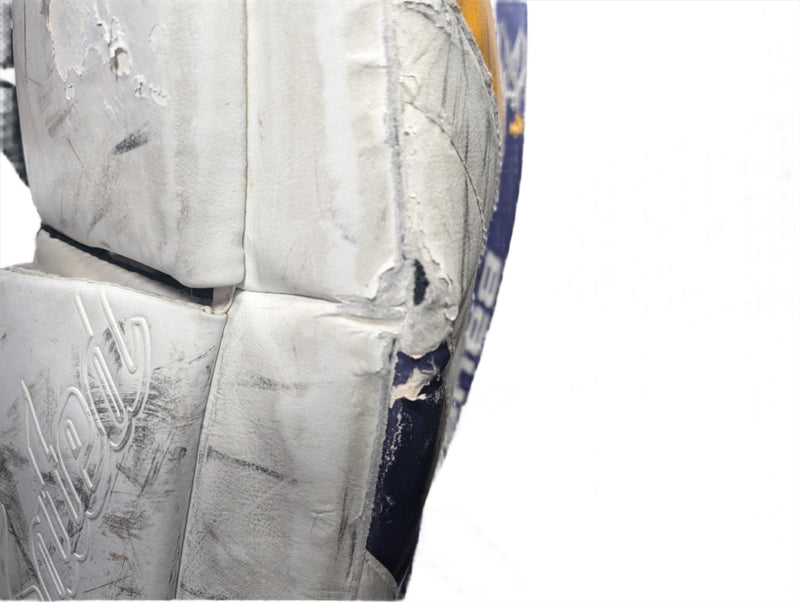 Load image into Gallery viewer, Used Bauer GP-XR4 Jr. 28" Goalie Leg Pads
