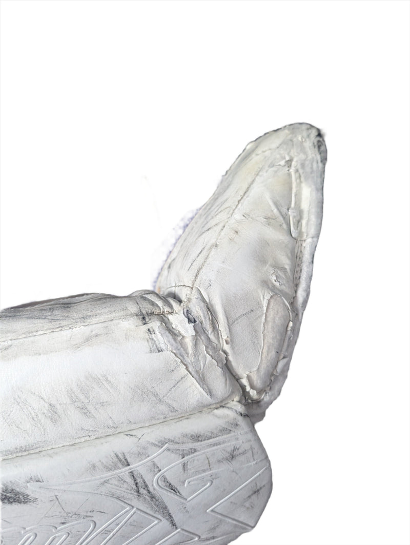 Load image into Gallery viewer, Used Bauer GP-XR4 Jr. 28" Goalie Leg Pads
