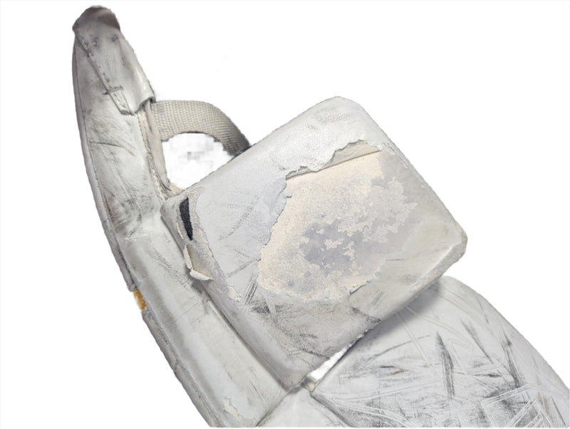 Load image into Gallery viewer, Used Bauer GP-XR4 Jr. 28" Goalie Leg Pads
