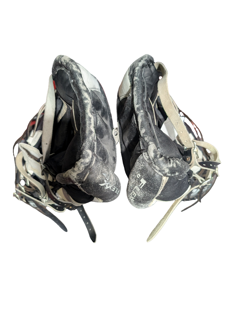 Load image into Gallery viewer, Used Bauer Reactor 3 32" Hockey Goalie Leg Pads
