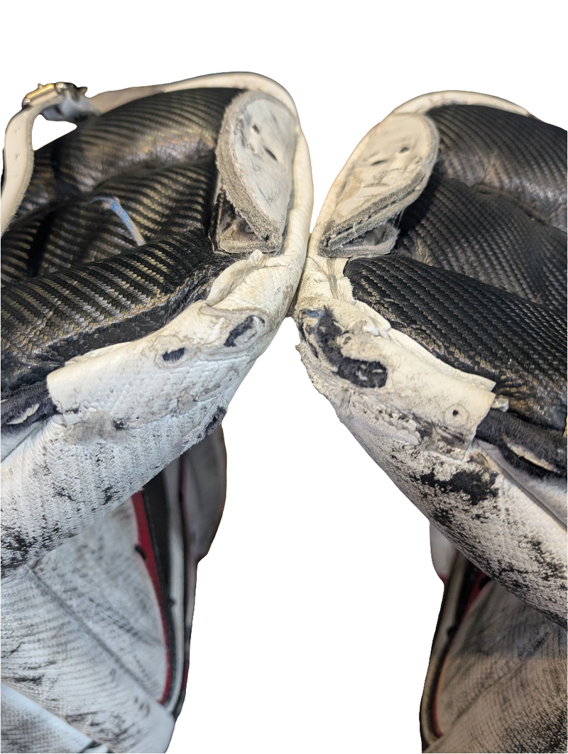 Load image into Gallery viewer, Reebok Premier Series Intermediate 29" 74cm Used Goalie Pads
