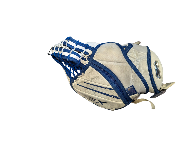 Load image into Gallery viewer, Used Regular Bauer Vapor 3X Intermediate Hockey Goalie Glove
