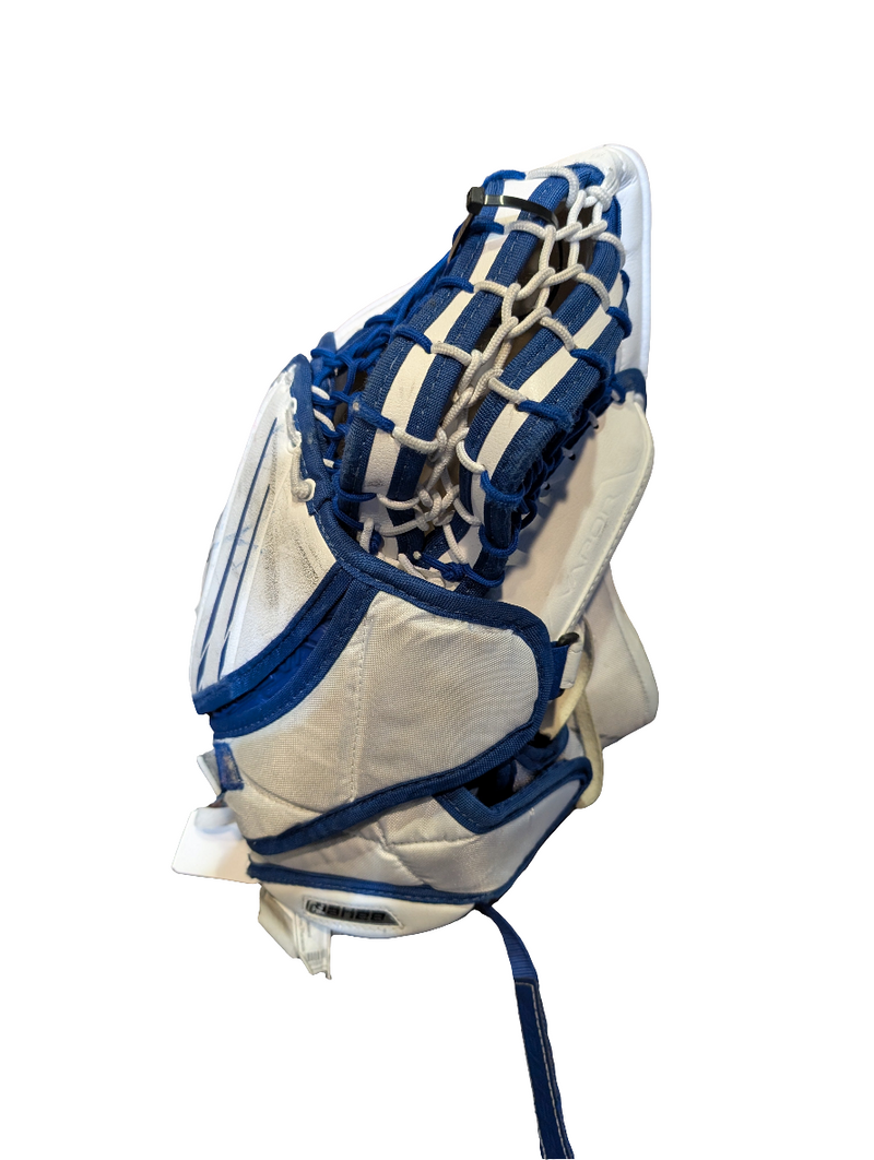 Load image into Gallery viewer, Used Regular Bauer Vapor 3X Intermediate Hockey Goalie Glove
