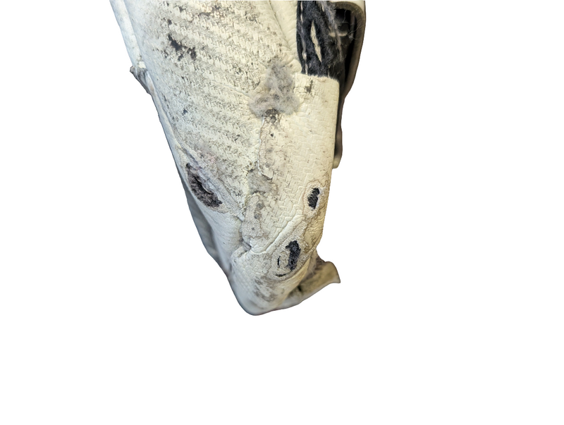 Load image into Gallery viewer, Reebok Premier Series Intermediate 29" 74cm Used Goalie Pads
