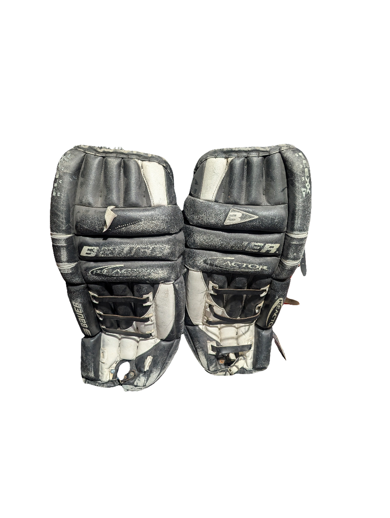 Load image into Gallery viewer, Used Bauer Reactor 3 32" Hockey Goalie Leg Pads
