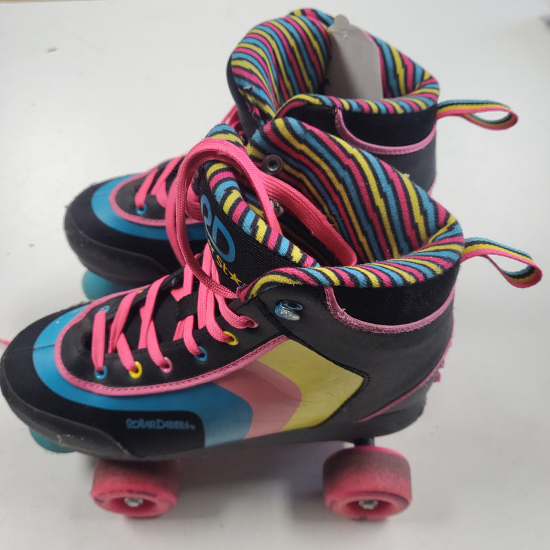 Load image into Gallery viewer, RD Roller Star Roller Derby Skates - Size 3 to 6
