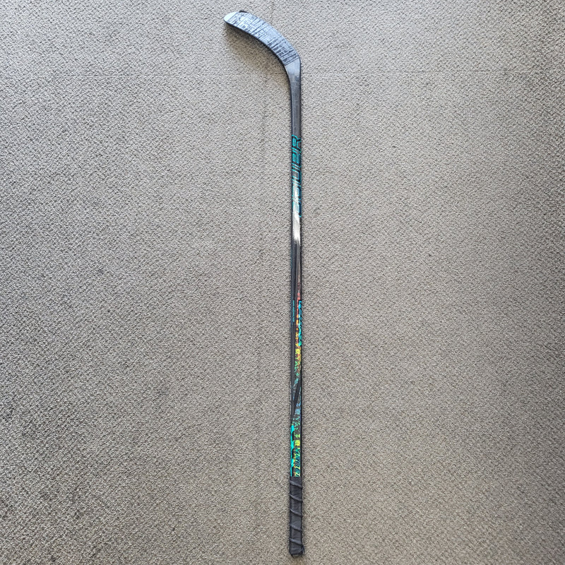 Load image into Gallery viewer, Bauer Twitch Hockey Stick - P28 30 Flex
