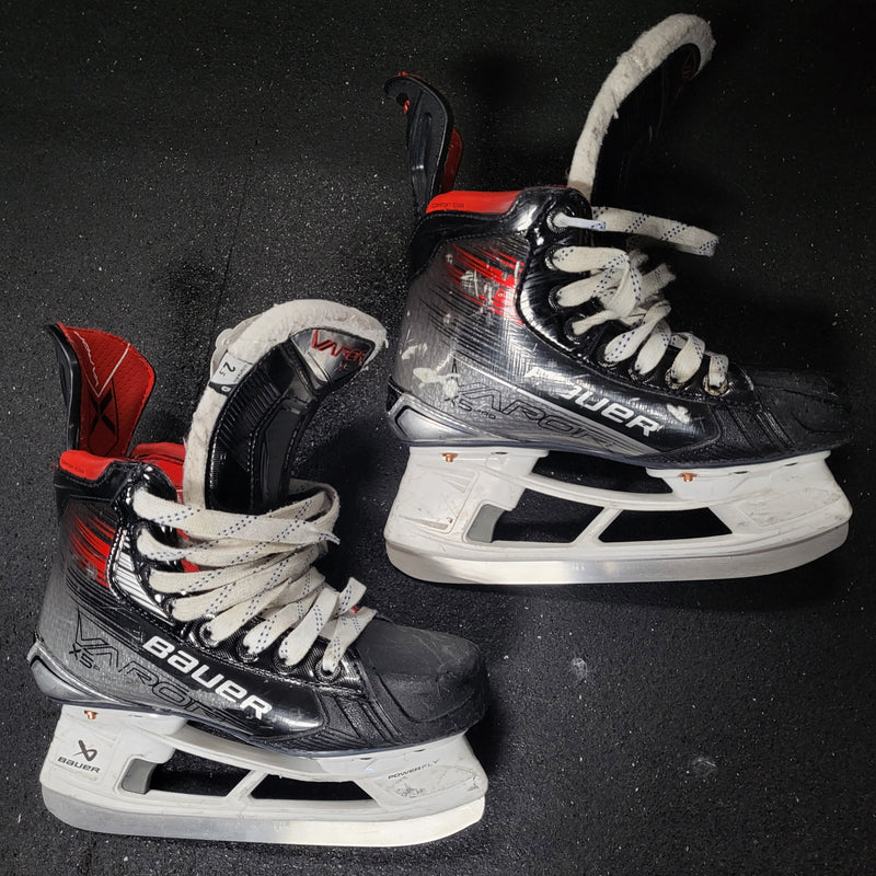 Load image into Gallery viewer, Used Bauer Vapor X5 Pro Size 2.5 D Hockey Skates
