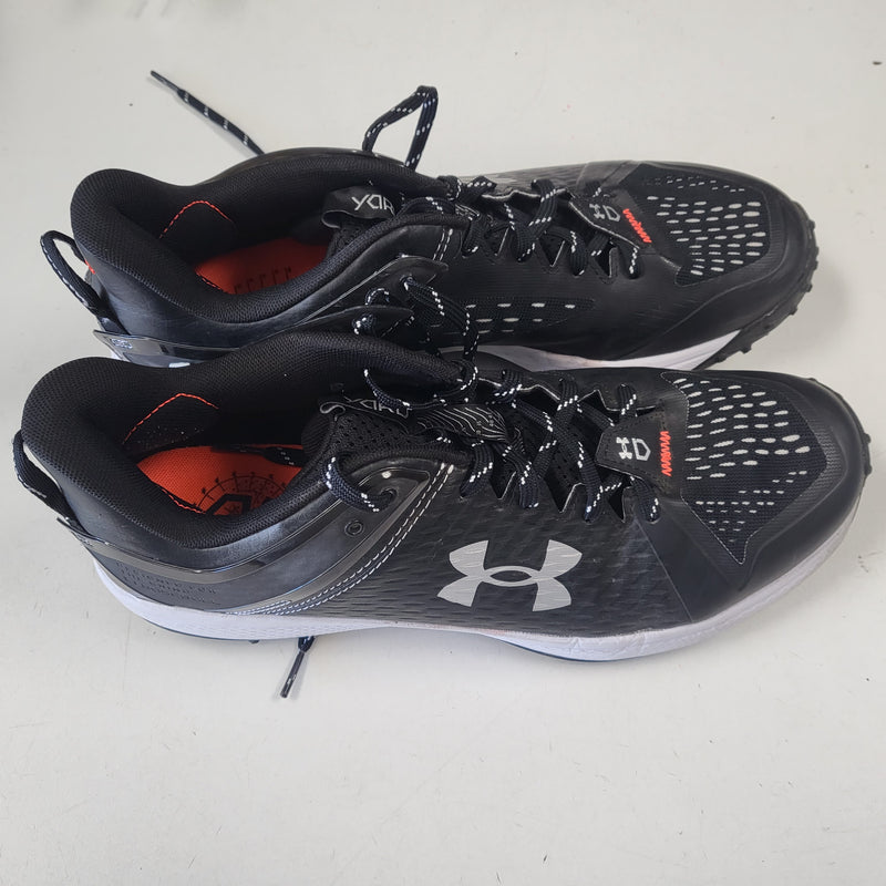 Load image into Gallery viewer, Under Armour Charged Baseball Cleats - Size 12
