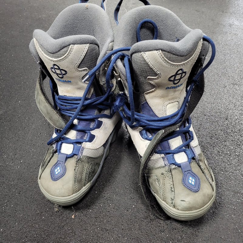 Load image into Gallery viewer, Used Domain Snowboarding Boots size Men's 7
