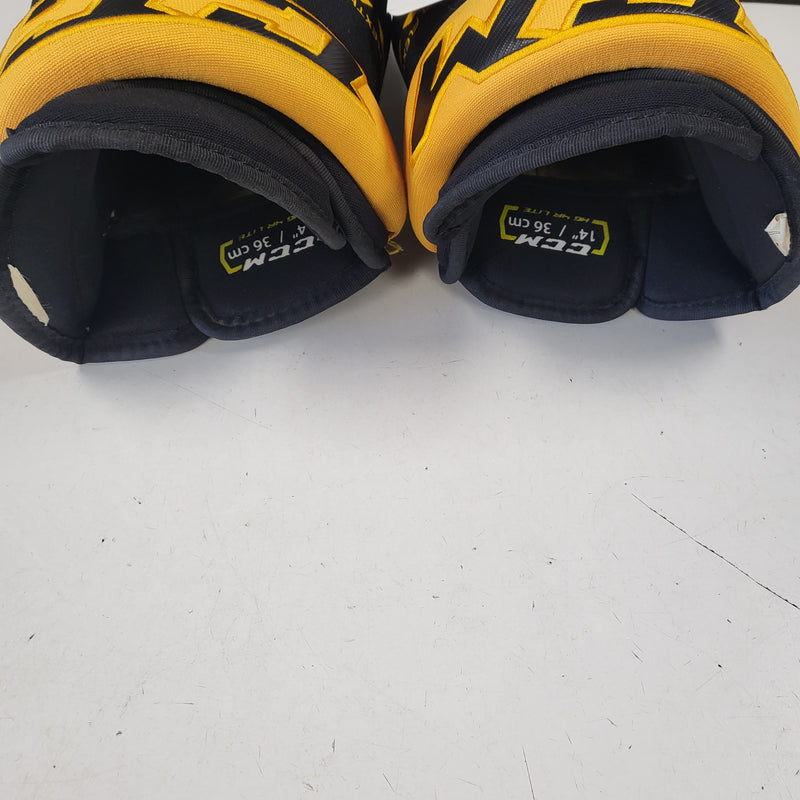 Load image into Gallery viewer, Used CCM 4R Lite Black/Gold Hockey Gloves 14"
