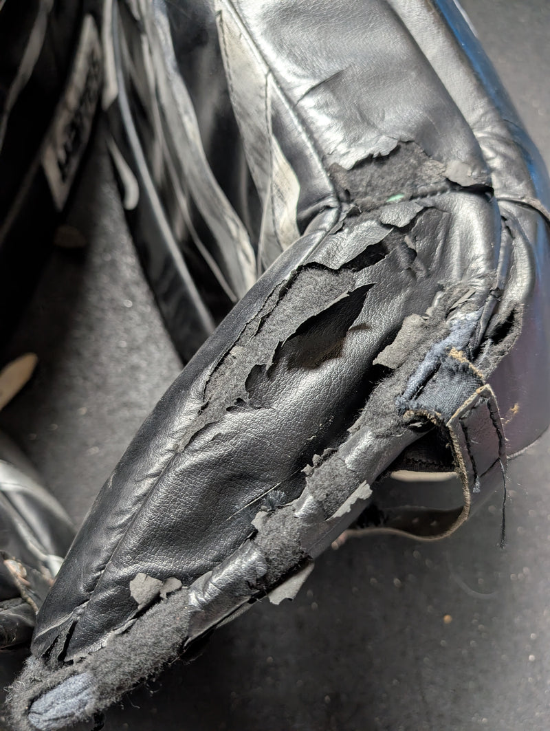 Load image into Gallery viewer, Used Nike Bauer Supreme One55SE Senior 34" Goalie Leg Pads
