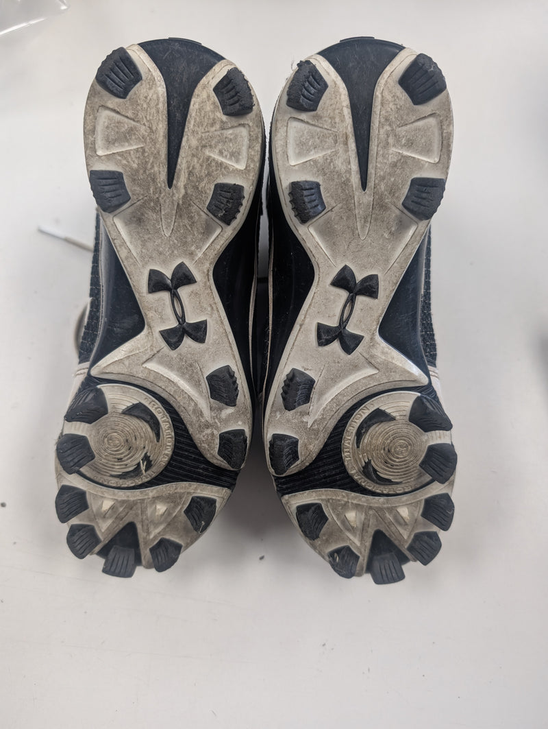 Load image into Gallery viewer, Used Under Armour Size 3Y Baseball Cleats
