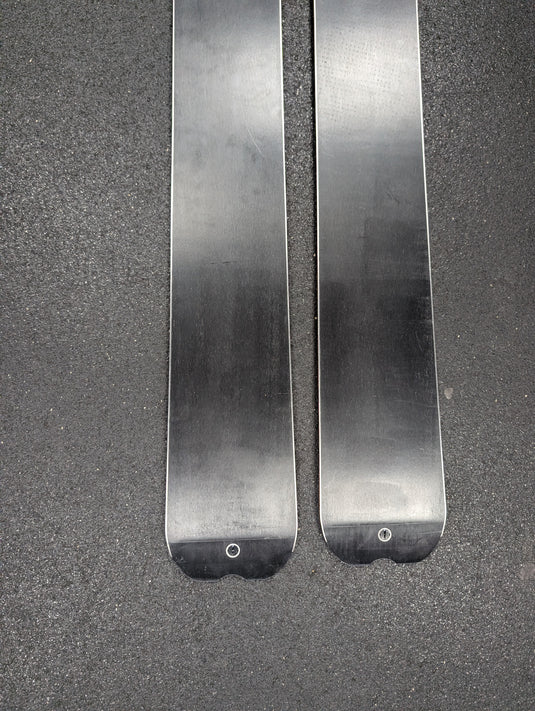 Used K2 Darkside 174cm Snow Skis
