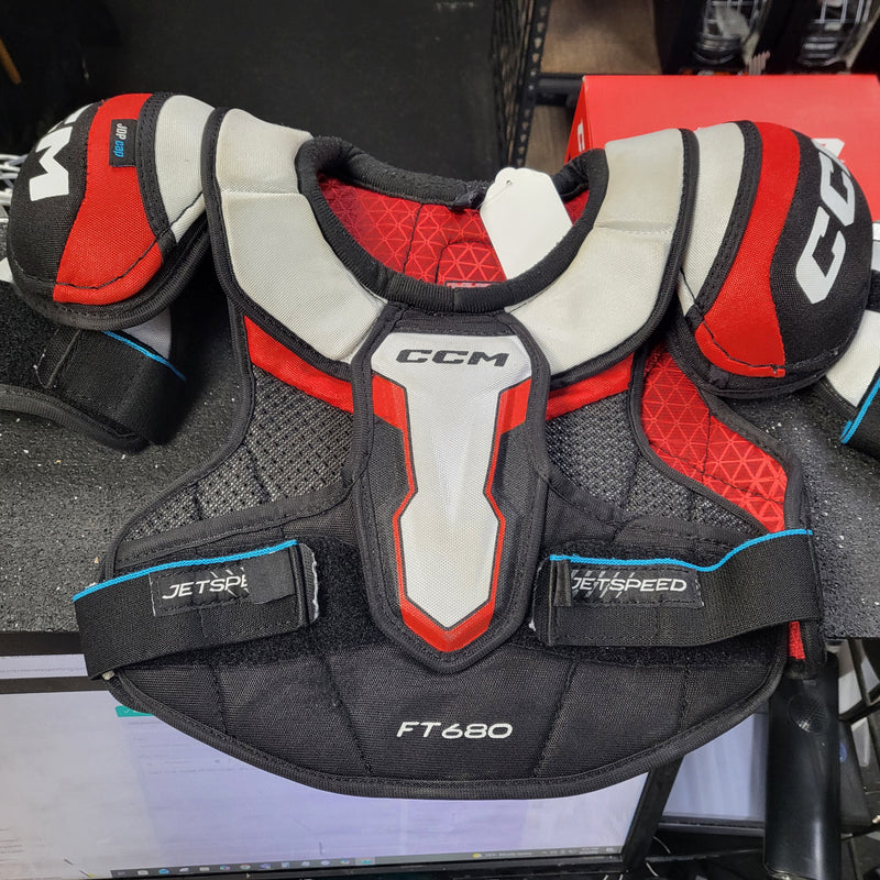 Load image into Gallery viewer, Used CCM Hockey FT 680 Hockey Shoulder Pads
