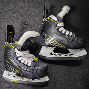 Used CCM Ultra Tracks Youth Hockey Skates Size 8 D