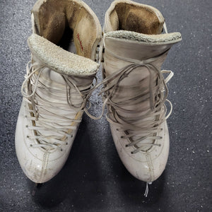 Used Bauer Supreme S37 Size 5 Ice Skates