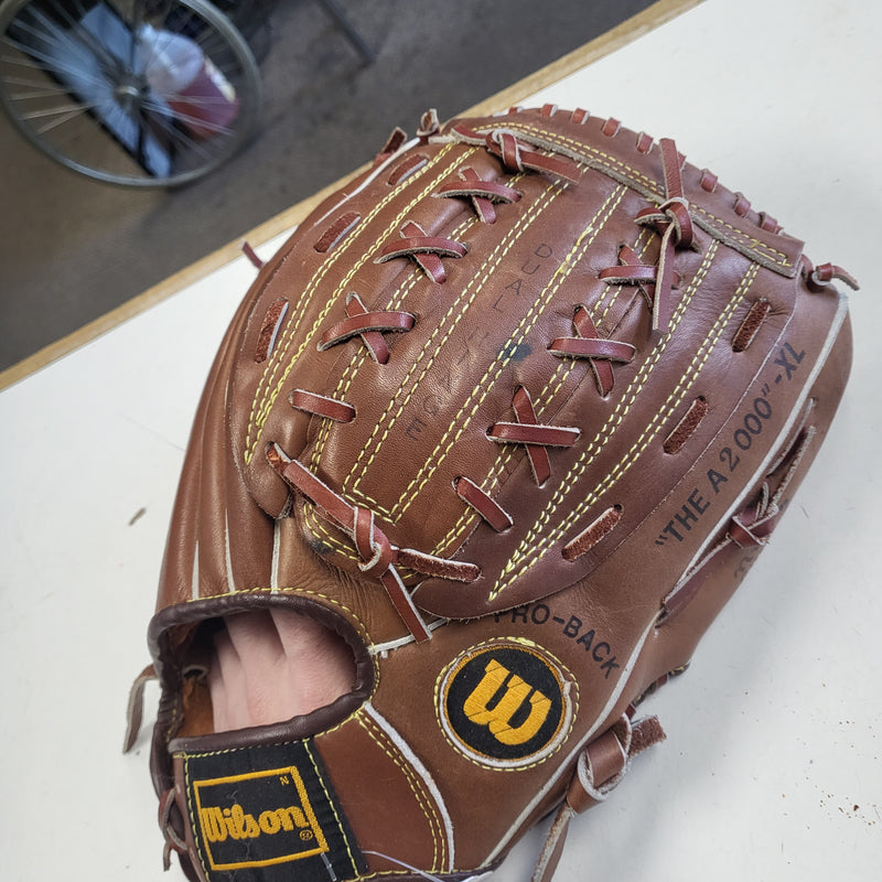 Load image into Gallery viewer, Used RHT Wilson "The A2000" XL Pro-Back Dual Hinge Baseball Glove
