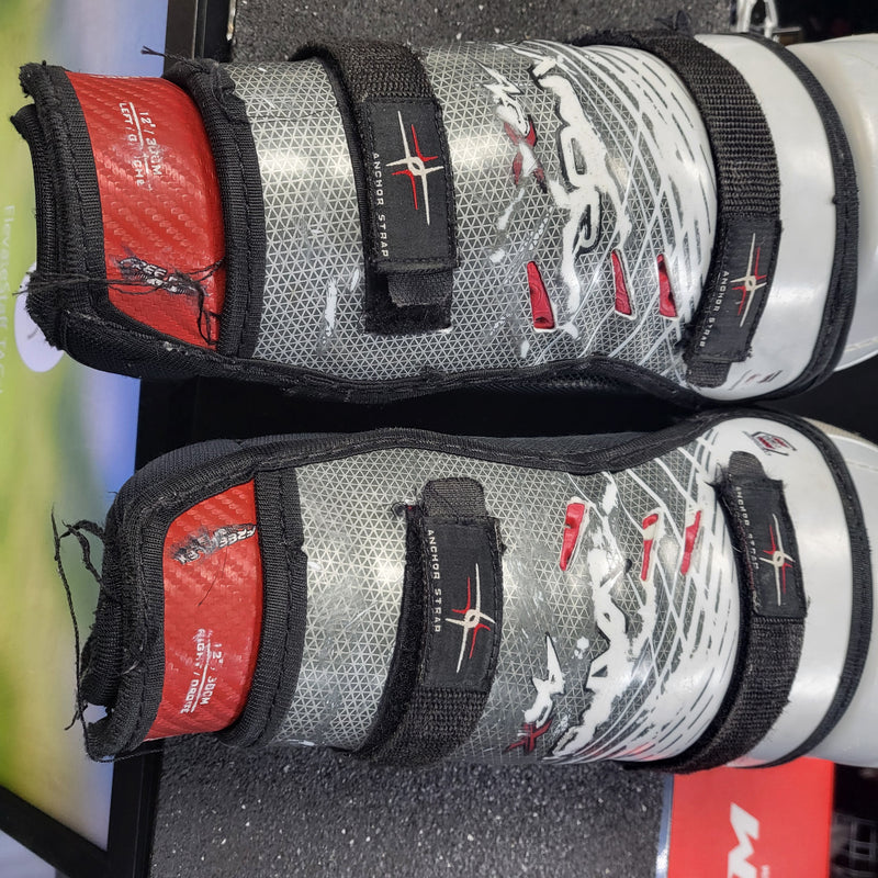 Load image into Gallery viewer, Used Bauer Vapor APX 12" Hockey Shin Guards

